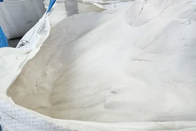 High-purity silica sand used in glassware manufacturing