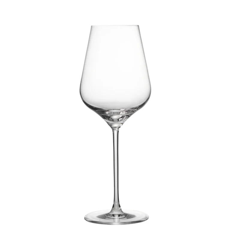 Large Bowl Bordeaux-Style Red Wine Glass 560–640 ml (19–22 oz) on white backgrund.